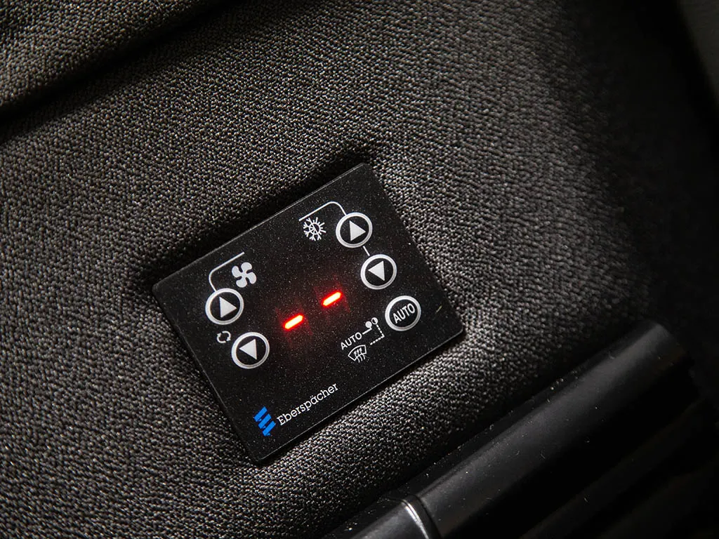 Pantalla de Carretilla Retráctil Mitsubishi SENSIA EM Pantalla de Carretilla Retráctil Mitsubishi SENSIA EM