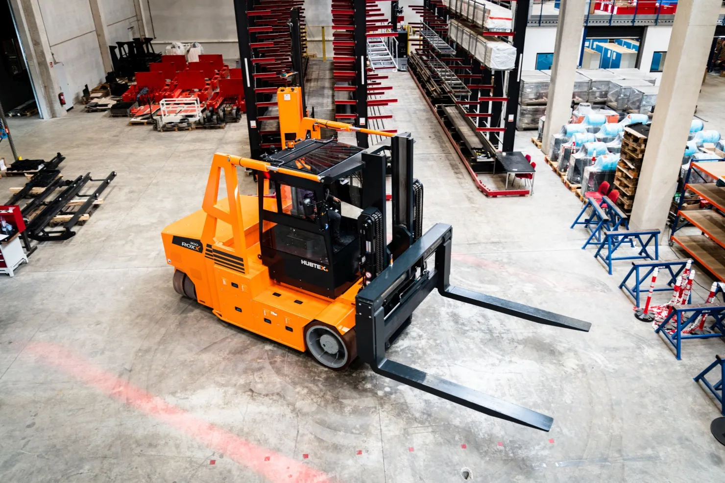 compact-forklift-roxx-hubtex_6.jpg RoxX - Carretilla elevadora compacta para cargas pesadas Hubtex - vista 3